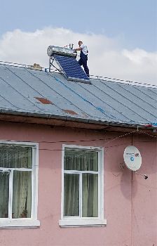 Montaj panou solar nepresurizat 150 litri, la scoala primara din comuna pietrosani, jud Teleorman