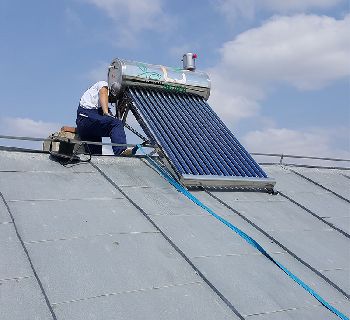 Montaj panou solar nepresurizat 150 litri, la scoala primara din comuna pietrosani, jud Teleorman